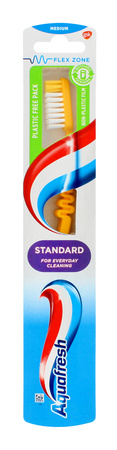 Aquafresh Szczoteczka do zębów Standard - medium- mix kolorów